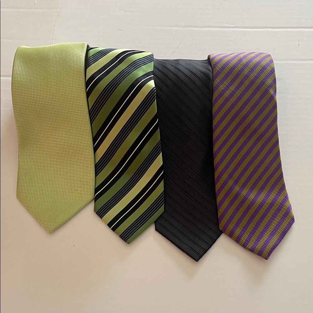 4 Men’s Neckties- Calvin Klein,Countess Mara, David Donahue & Versa